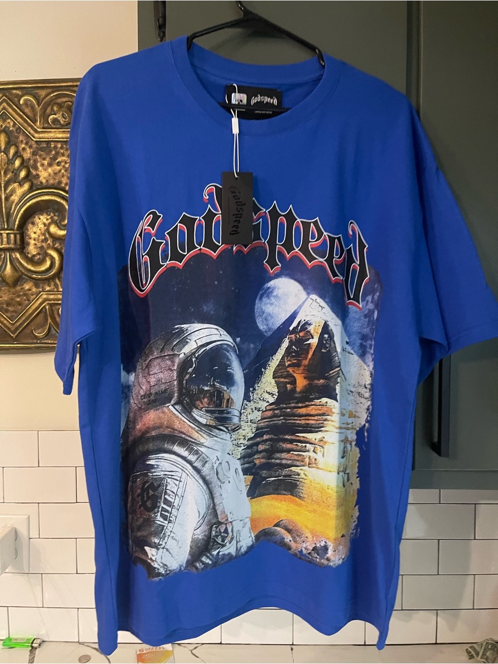 Men’s Graphic Design Tee Size L.